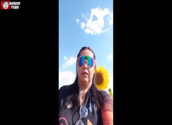 Video :An electric cable and a microlight clash in midair